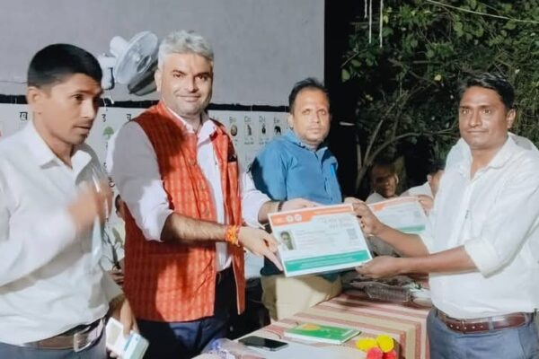 ઝાલોદ તાલુકાના ગરાડુ ખાતે વિકાસ સપ્તાહ અંતર્ગત ઝાલોદ તાલુકા વિકાસ અધિકારી કલ્પેશ ગઢવીના અધ્યક્ષ સ્થાને યોજાયો કાર્યક્રમ