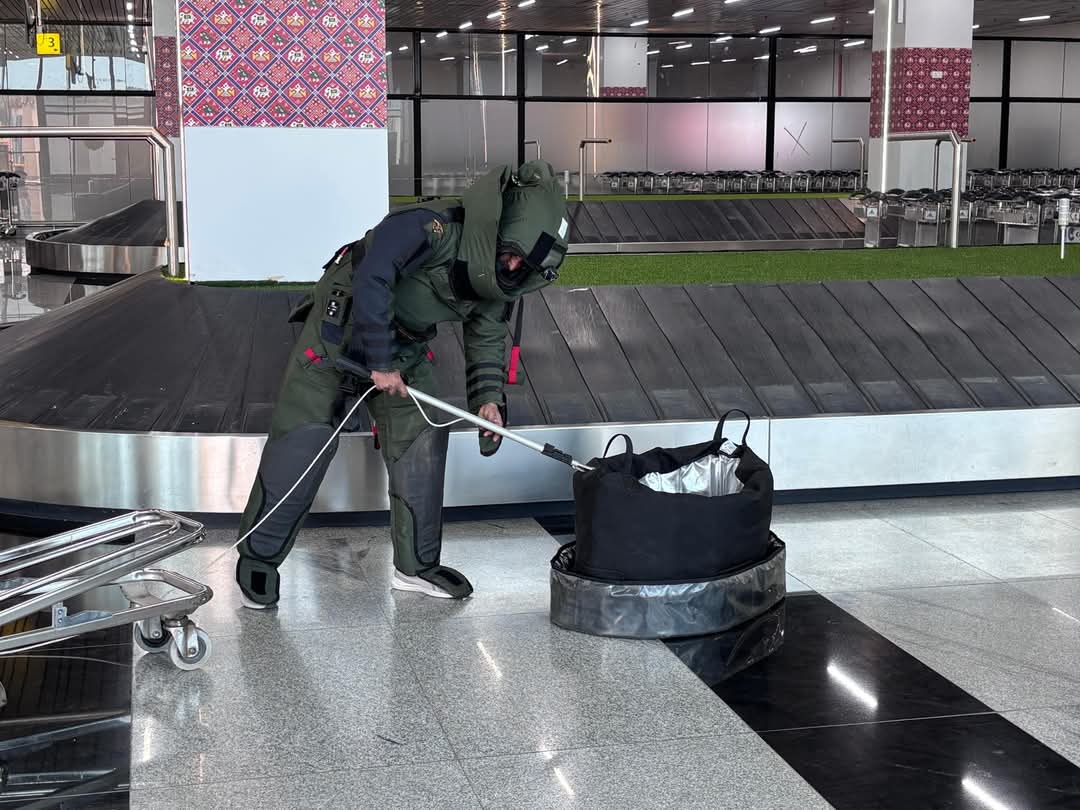 સુરત એરપોર્ટને બોમ્બથી ઉડાવી દેવાની મળી ધમકી