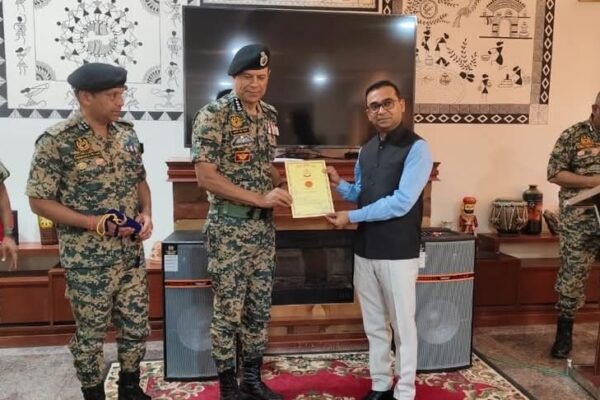 ઓપરેશન સિંદૂર દરમિયાન કચ્છ જિલ્લા વહીવટીતંત્રના સીમા સશસ્ત્ર દળને સહયોગ અને કામગીરીને બિરદાવતા બીએસએફના ડીરેક્ટર જનરલ દલજીત ચૌધરી