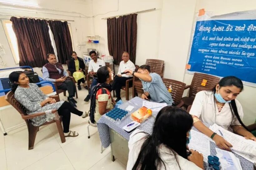 રાજકોટ ખાતે આશા બહેનો માટે વિનામુલ્યે આરોગ્ય તપાસ કેમ્પ યોજાયો