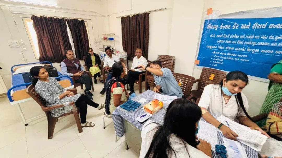 રાજકોટ ખાતે આશા બહેનો માટે વિનામુલ્યે આરોગ્ય તપાસ કેમ્પ યોજાયો