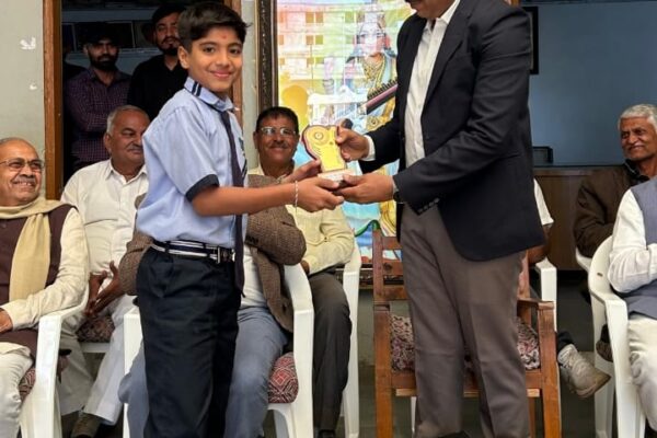 સત્યમ વિધાલય દ્વારા સત્કાર સમારંભ યોજાયો