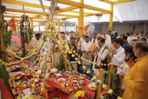 બારડોલી ખાતે અગાસી માતાના સ્વપ્ન મંદિરના સુવર્ણ જયંતિ મહોત્સવ પ્રસંગે ENT સુપરસ્પેશ્યાલિટી હોસ્પિટલનું ભવ્ય લોકાર્પણ કરાયું