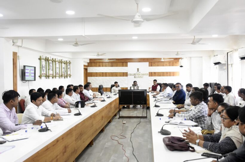 ભારત સરકારના માહિતી અને પ્રસારણ વિભાગના સંયુક્ત સચિવ કે.કે.નિરાલાના અધ્યક્ષ સ્થાને પીએમ શાળાઓના આચાર્યો સાથે યોજાઈ બેઠક