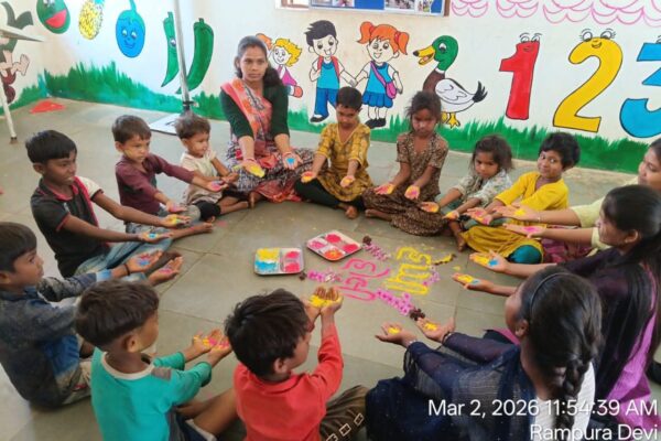 દાહોદ જિલ્લાના દેવગઢ બારીયા તાલુકાના ઘટક-૧ ઘટક-૨ અને ઘટક-૩ના તમામ આંગણવાડી કેન્દ્ર ઉપર હોળી, ધૂળેટી પર્વ ની ઉજવણી કરવામાં આવી