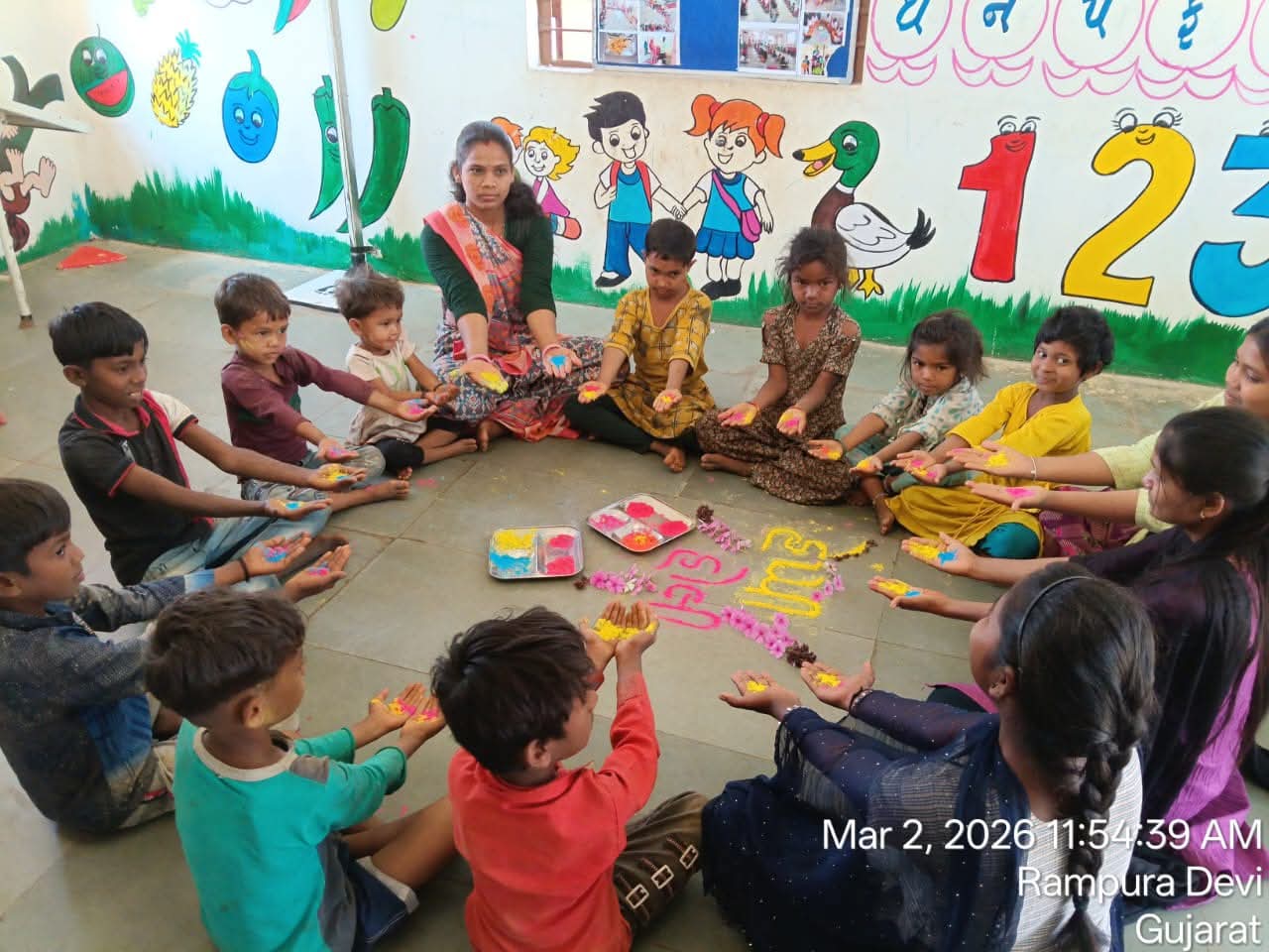 દાહોદ જિલ્લાના દેવગઢ બારીયા તાલુકાના ઘટક-૧ ઘટક-૨ અને ઘટક-૩ના તમામ આંગણવાડી કેન્દ્ર ઉપર હોળી, ધૂળેટી પર્વ ની ઉજવણી કરવામાં આવી